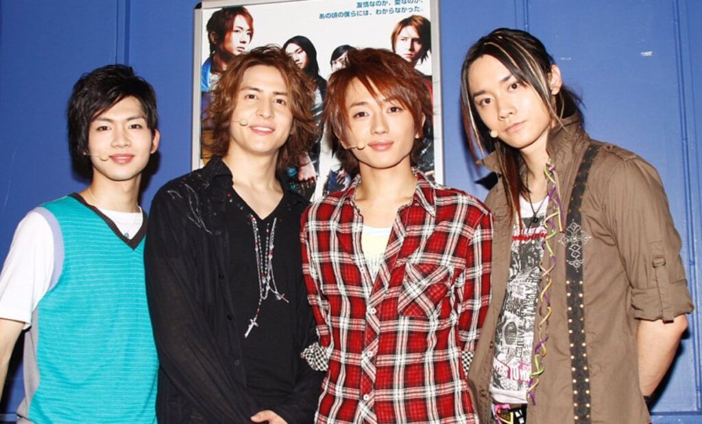 ミュージカル出演者4人の写真　松下洸平さんは最左側Nissyもいる