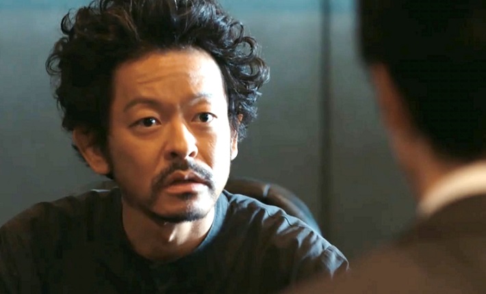 VIVANT　GFL社社長　ALI役の俳優山中崇さん　っクルクルヘアで現地人に扮している