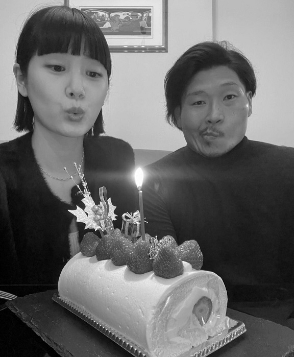 ラグビー日本代表　笑わない男　稲垣啓太が新井貴子と夫婦ラブラブ　ケーキで誕生日をお祝い